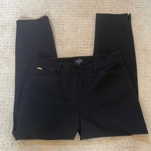 White House Black Market Slim Ankle pants. Black size 8
